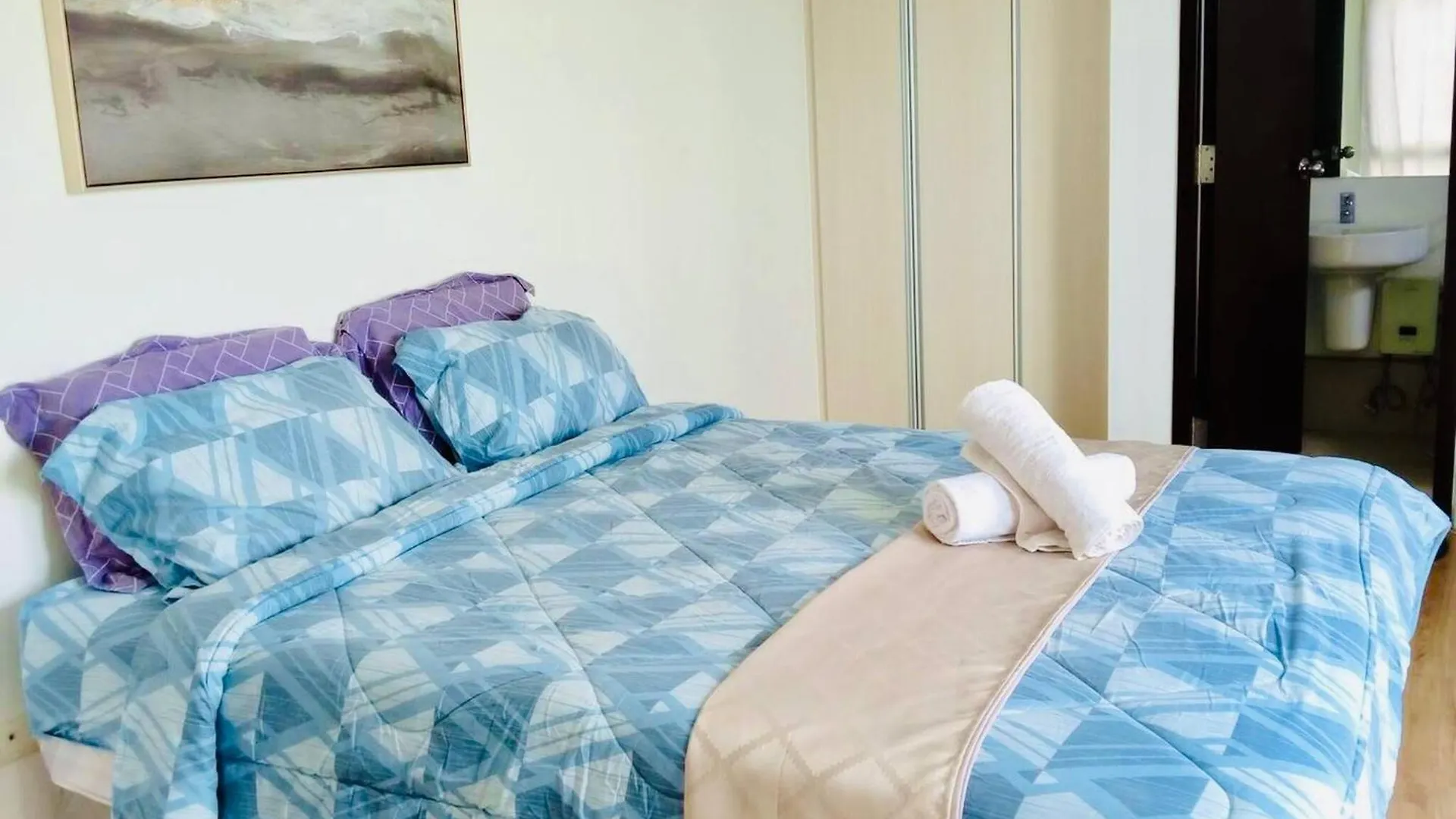 Walk To Abreeza Mall, 1 Bedroom, Balcony With View, Parking, Wifi, Netflix, Kitchen, Washer - T1-1007 Davao City Apartman