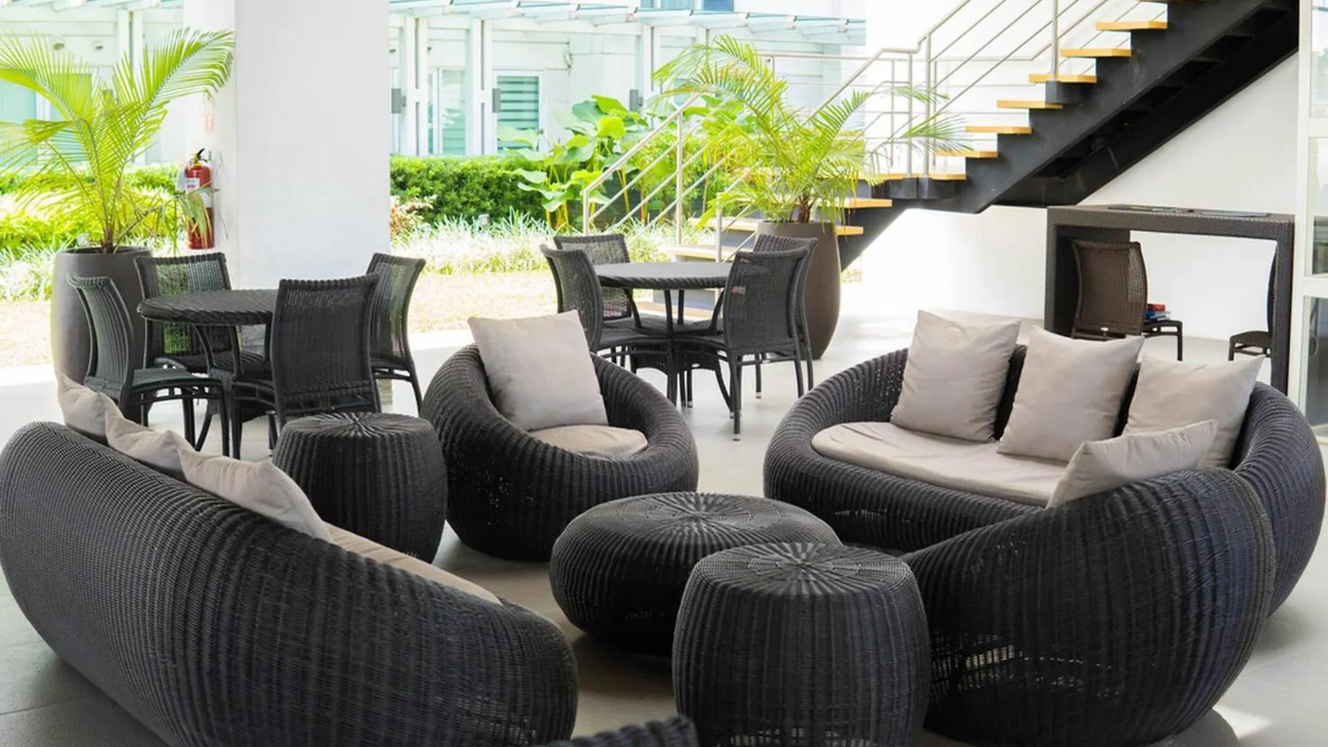 Walk To Abreeza Mall, 1 Bedroom, Balcony With View, Parking, Wifi, Netflix, Kitchen, Washer - T1-1007 Davao City