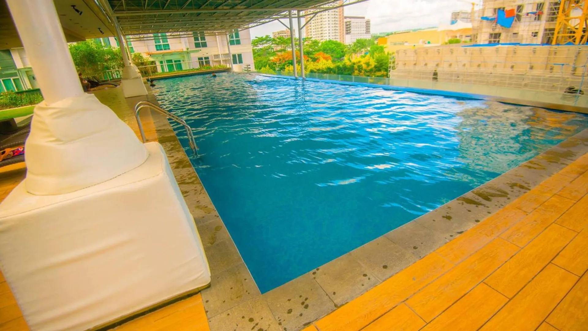 Walk To Abreeza Mall, 1 Bedroom, Balcony With View, Parking, Wifi, Netflix, Kitchen, Washer - T1-1007 Davao City Apartman