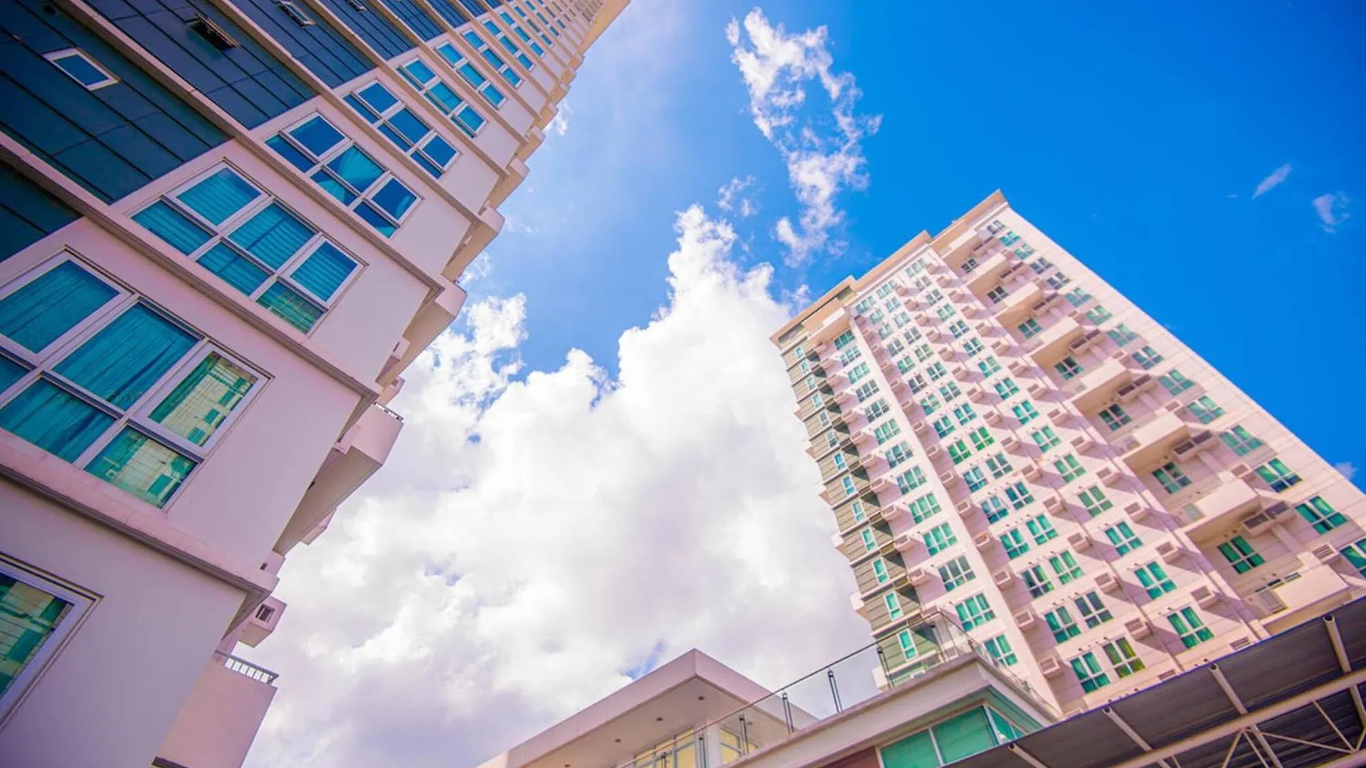 Apartman Walk To Abreeza Mall, 1 Bedroom, Balcony With View, Parking, Wifi, Netflix, Kitchen, Washer - T1-1007 Davao City Fülöp-szigetek