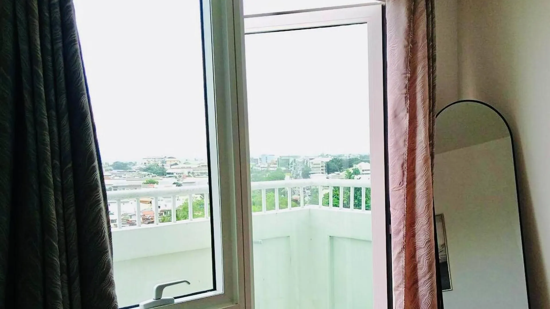 Apartman Walk To Abreeza Mall, 1 Bedroom, Balcony With View, Parking, Wifi, Netflix, Kitchen, Washer - T1-1007 Davao City